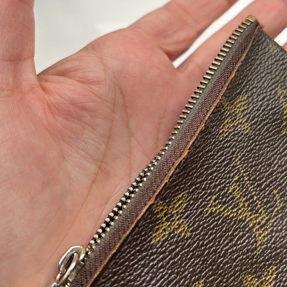 Original Louis Vuitton key pouch - Picture 9 of 11